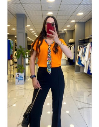 On Fashıon Oranj V Yaka Kravat Detaylı Kısa Kollu Bluz