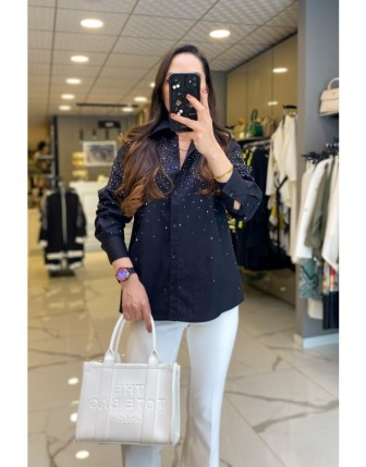 On Fashıon Sİyah Taşlı Cep Detalı Gömlek