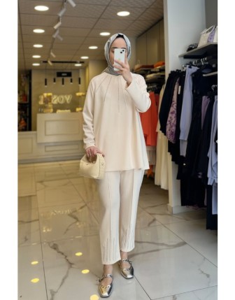 Tığ Triko Bej Taş İşlemeli Takım