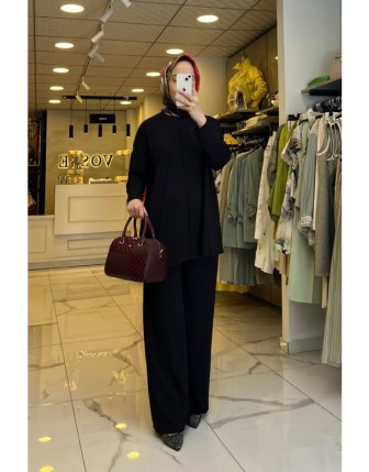 Tığ Triko Siyah Dikiş Detaylı Takım 