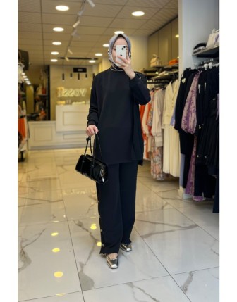 Tığ Triko Siyah Düğme Detaylı Takım 