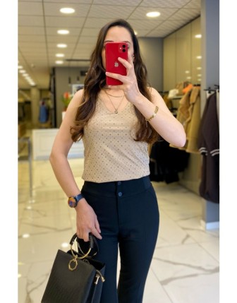 On Fashıon Bej V Yaka Taşlı Bluz