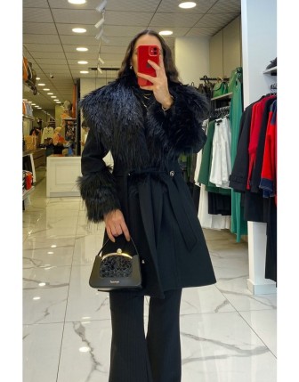 Miaruj Siyah Yakası Ve Kolları Kürklü Nakış İşlemeli Kaban