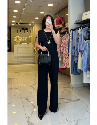 Mi Siyah Aksesuar Detaylı Sıfır Kollu Tulum