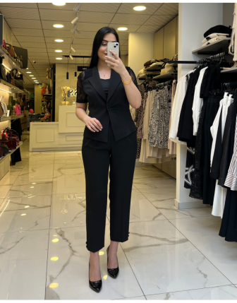 Ekol Siyah Küpür Detaylı Ceketli Takım