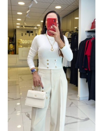 On Fashıon Ekru  Balıkçı Yaka Düğme Detaylı Uzun Kollu Bluz