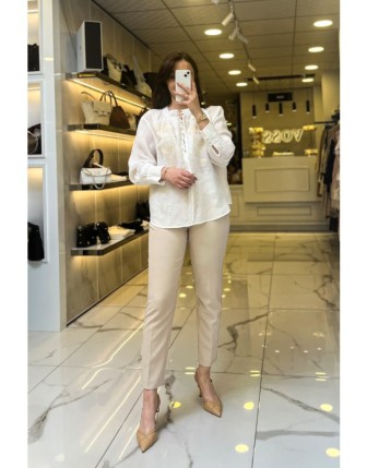 Ekol Ekru Önü Düğmeli İşlemeli Keten Bluz