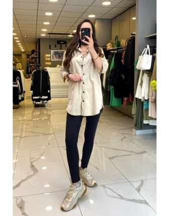 On Fashion Taş Fermuar Detaylı Kapüşonlu Düğmeli Paraşüt Kumaş Ceket