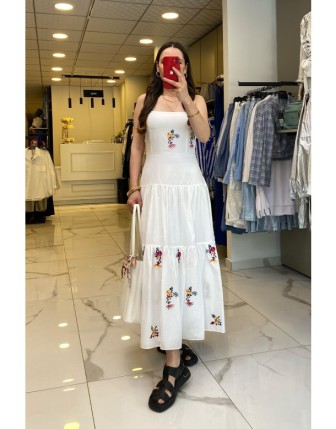 Mi Ekru İnce Askılı Nakış Detaylı Midi Boy Elbise