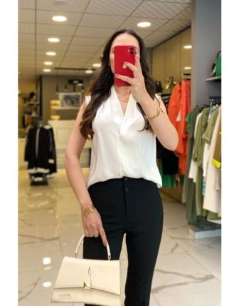 Ekol Ekru V Yaka Sıfır Kollu Bluz