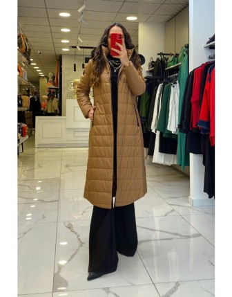Trenç Camel Kapüşonlu Midi Boy Kürklü Şişme Mont