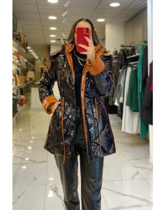 Trenç Siyah Parlak Kapitone Mont