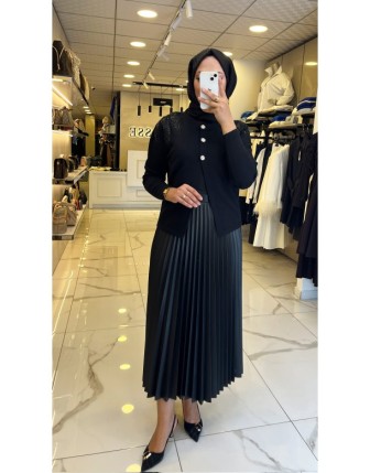 Tığ Triko Siyah Omuz Taşlı Hırka 