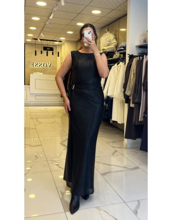 Ekol Siyah Aksesuar Detaylı Yırtmaçlı Abiye Elbise