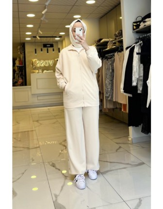 Tığ Triko  Bej Dikiş Detaylı Çıtçıtlı Takım