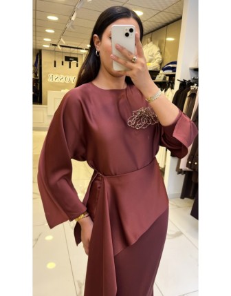 Vuu Kahverengi Çıkabilen Broş Detaylı Etekli Takım