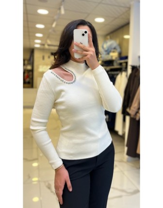 On Fashıon Ekru Omzu Açık Taş Detaylı Triko Kazak
