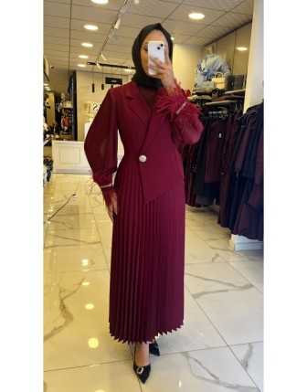 Moda İlgi Bordo Pilise Detaylı Manşetli Otrişli Elbise