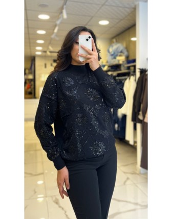 Tığ Triko Siyah İşlemeli Yarım Balıkçı Kazak