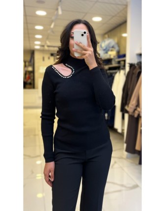 On Fashıon Siyah Omzu Açık Taş Detaylı Triko Kazak