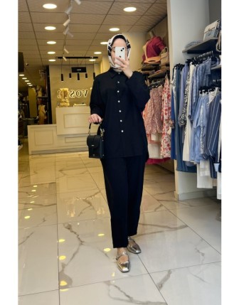 Tığ Triko Siyah Kırışık Kumaş Detaylı  Takım 