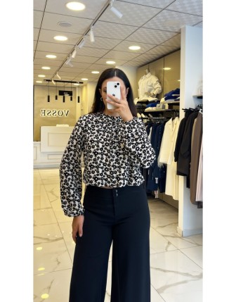 On Fashıon Ekru Çiçek Desenli Bluz