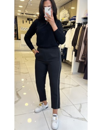 On Fashıon Siyah Şerit Detaylı Boru Paça Pantolon