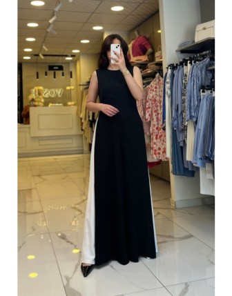 Mi Siyah Parça Detaylı Sıfır Kollu Tulum