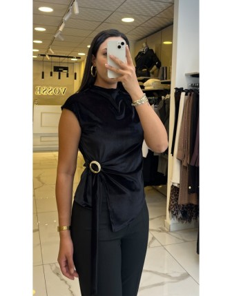 On Fashıon Siyah Aksesuar Detaylı Kadife Bluz