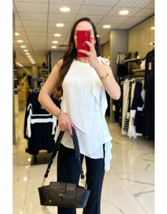 Miarte Ekru Asimetrik Kesim Omuz Detaylı Bluz