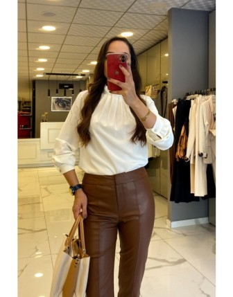 Ekol Ekru Uzun Kollu Yakası Pileli Gömlek 