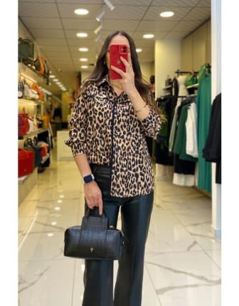 Miarte Leopar Aksesuar Detaylı Düğmeli Bluz