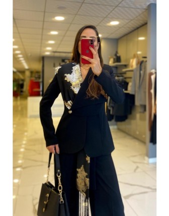 Miarte Siyah Gold Düğme Detaylı Vatkalı Blazer Ceket