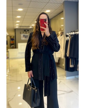 Miarte Siyah Taş İşlemeli Kadife Detaylı Kuşaklı Ceket