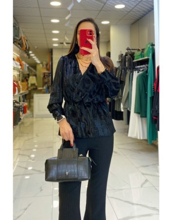 Ekol Siyah V Yaka Simli Bluz