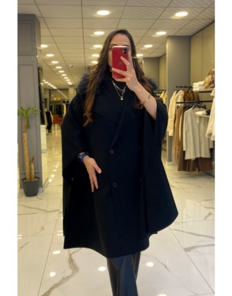 Tığ Triko Siyah Yakası Kürk Detaylı Düğmeli Panço