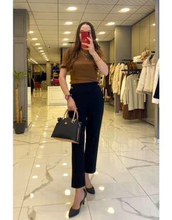 On Fashion Siyah Gold Düğme Detaylı Beli Lastikli Boru Paça Pantolon