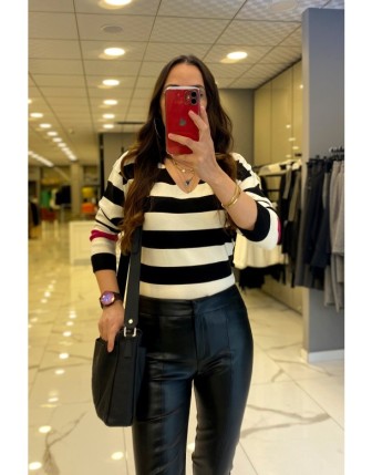 On Fashion Krem Kendinden V Polo Yaka Çizgili Bluz