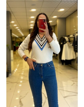 On Fashion Ekru Yakası Çizgili V Yaka Kazak