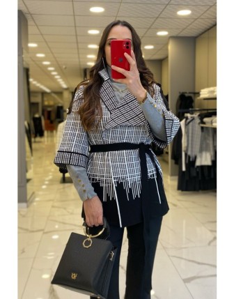 On Fashion Siyah Kuşaklı Kare Desenli Hırka