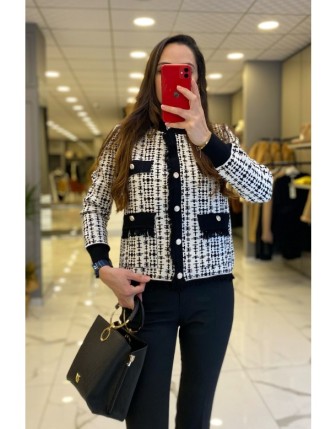 On Fashıon Siyah Düğme Detaylı Püsküllü Hırka