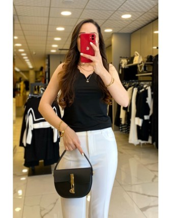 On Fashıon Siyah Dilim Yaka Bluz