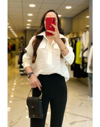 On Fashıon Beyaz  V Yaka Cep Detaylı Gömlek