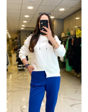 On Fashıon Beyaz Asimetrik Kapüşonlu Uzun Kollu Sweat