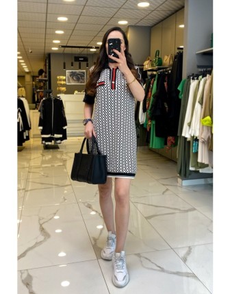 On Fashıon Siyah Scuba Kumaş Önü Desenli Yakası Düğmeli Elbise