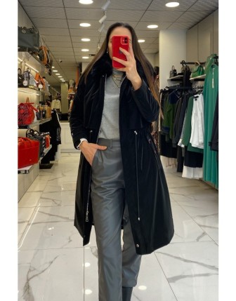 Ekol Siyah Kürk Yakalı Parlak Kumaşlı Kaban