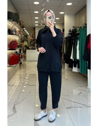 Tığ Triko Siyah Kolları Ve Paçası Taşlı Fermuarlı Takım