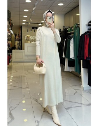 Tığ Triko Bej Dik Yaka Kolları Düğme Detaylı Triko Elbise