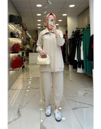 Tığ Triko Bej Kolları Ve Paçası Taşlı Fermuarlı Takım