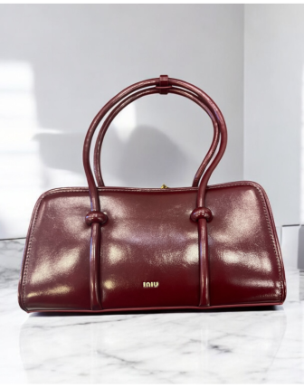 Dikdörtgen Form Askılı Bordo Deri Çanta 